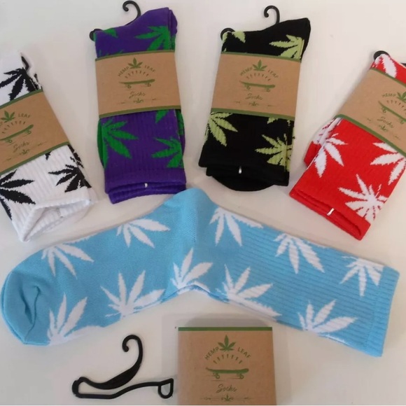 Two Pair of Pot Leaf Crew Length Pot Leaf Socks Brand New!! - Picture 4 of 13